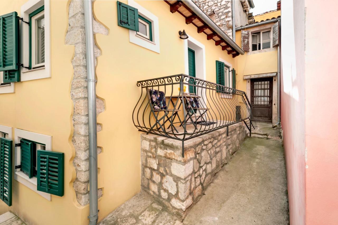Yellow House Rovinj Eksteriør billede